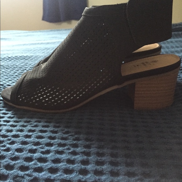 Black heels Call it Spring - Picture 4 of 5